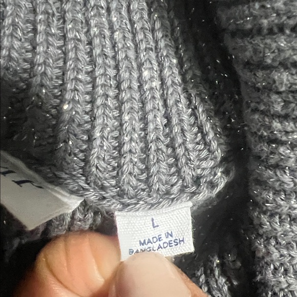 GAP Women’s Knit Sweater – Size Large, Gray with Silver Sparkles - Picture 3 of 8